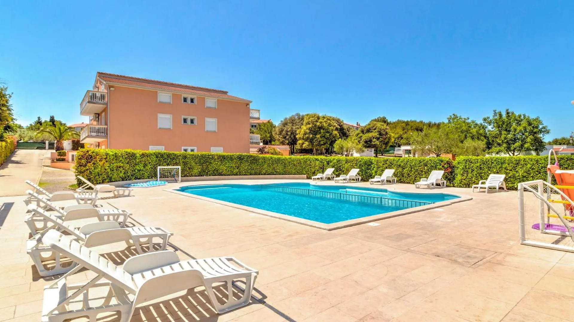 Holiday home Alluring Mobile Home In Banjole With Swimming Pool Croatia