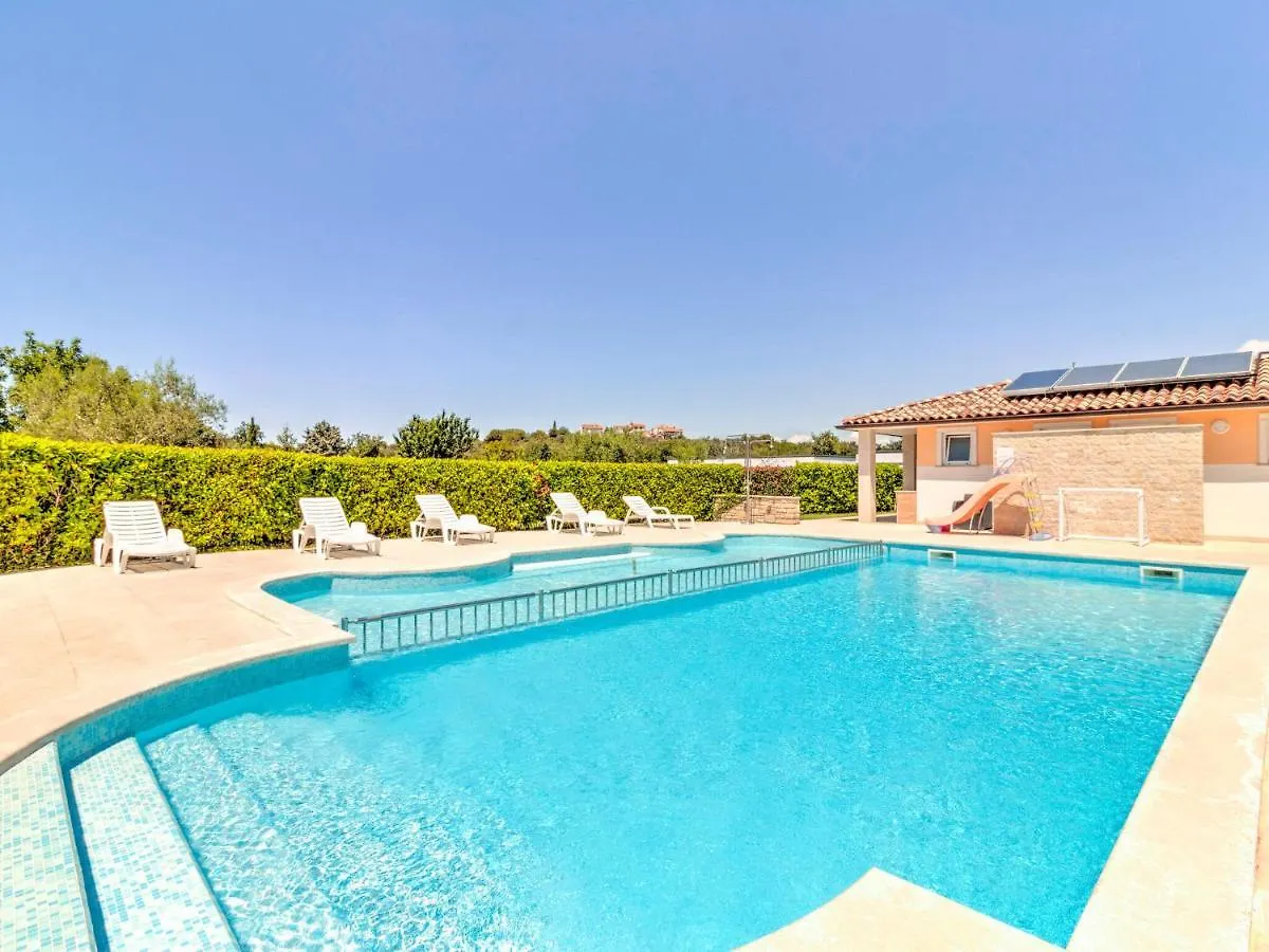Alluring Mobile Home In Banjole With Swimming Pool 0*,  Croatia