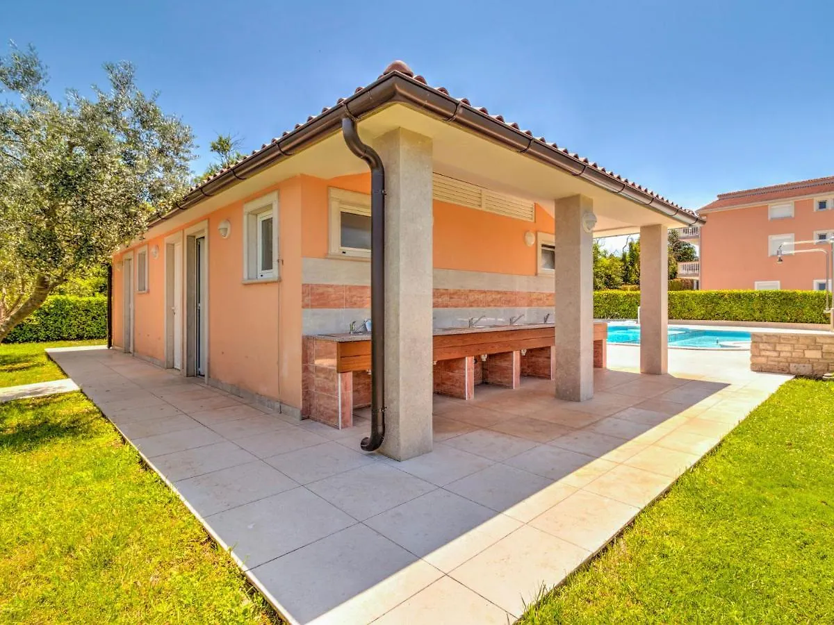 Alluring Mobile Home In Banjole With Swimming Pool contacts